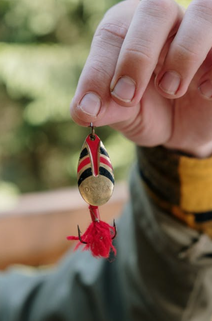 A Beginner's Guide on How to Tie a Fish Hook: 5 Basic Knots You Should Know